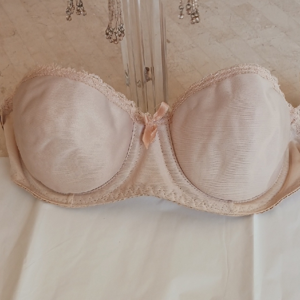 VINTAGE Bra/push-up Demi,,size 32B, New-rear hook strap closure(nude)